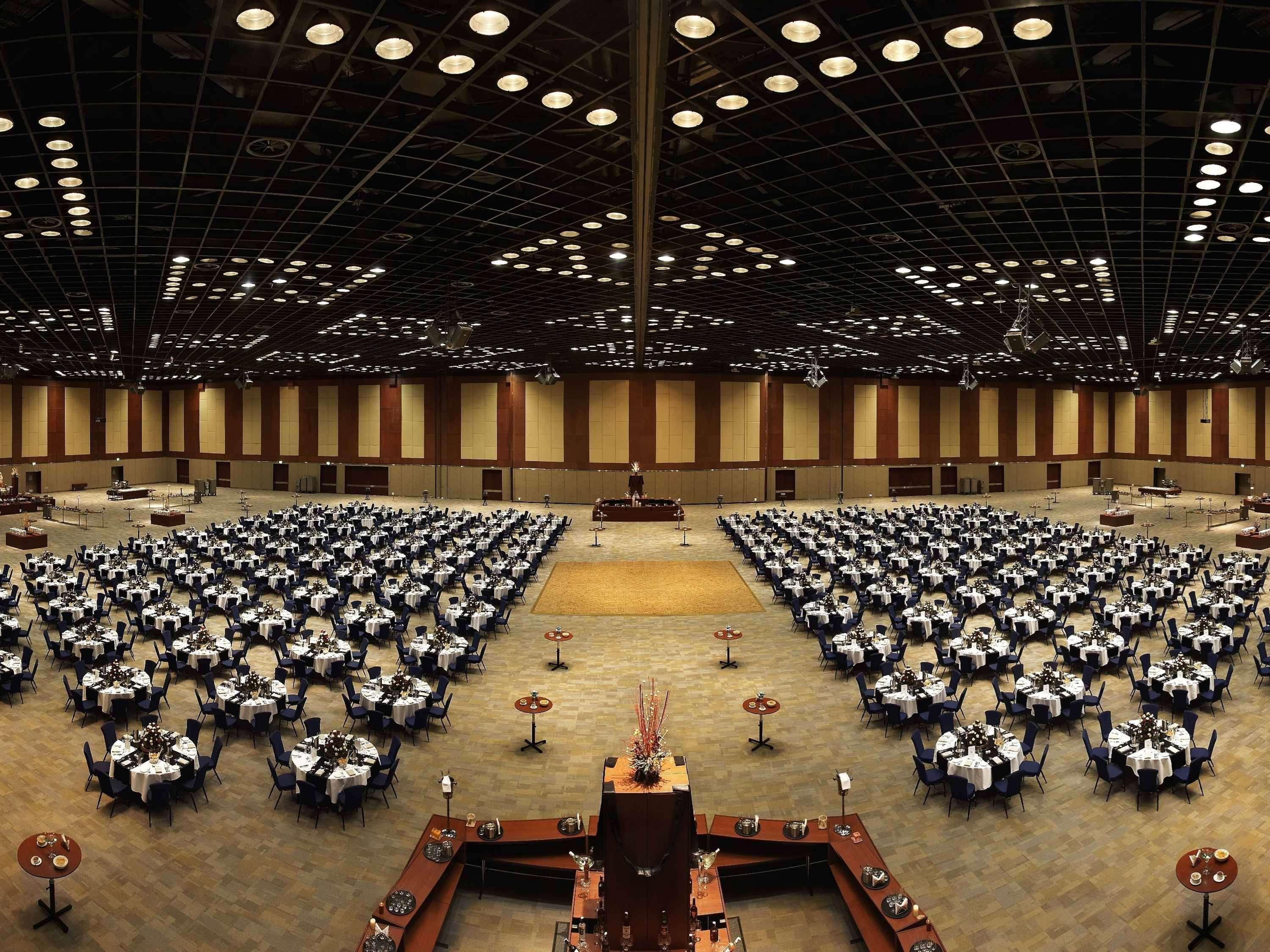 Novotel Hyderabad Convention Centre Экстерьер фото