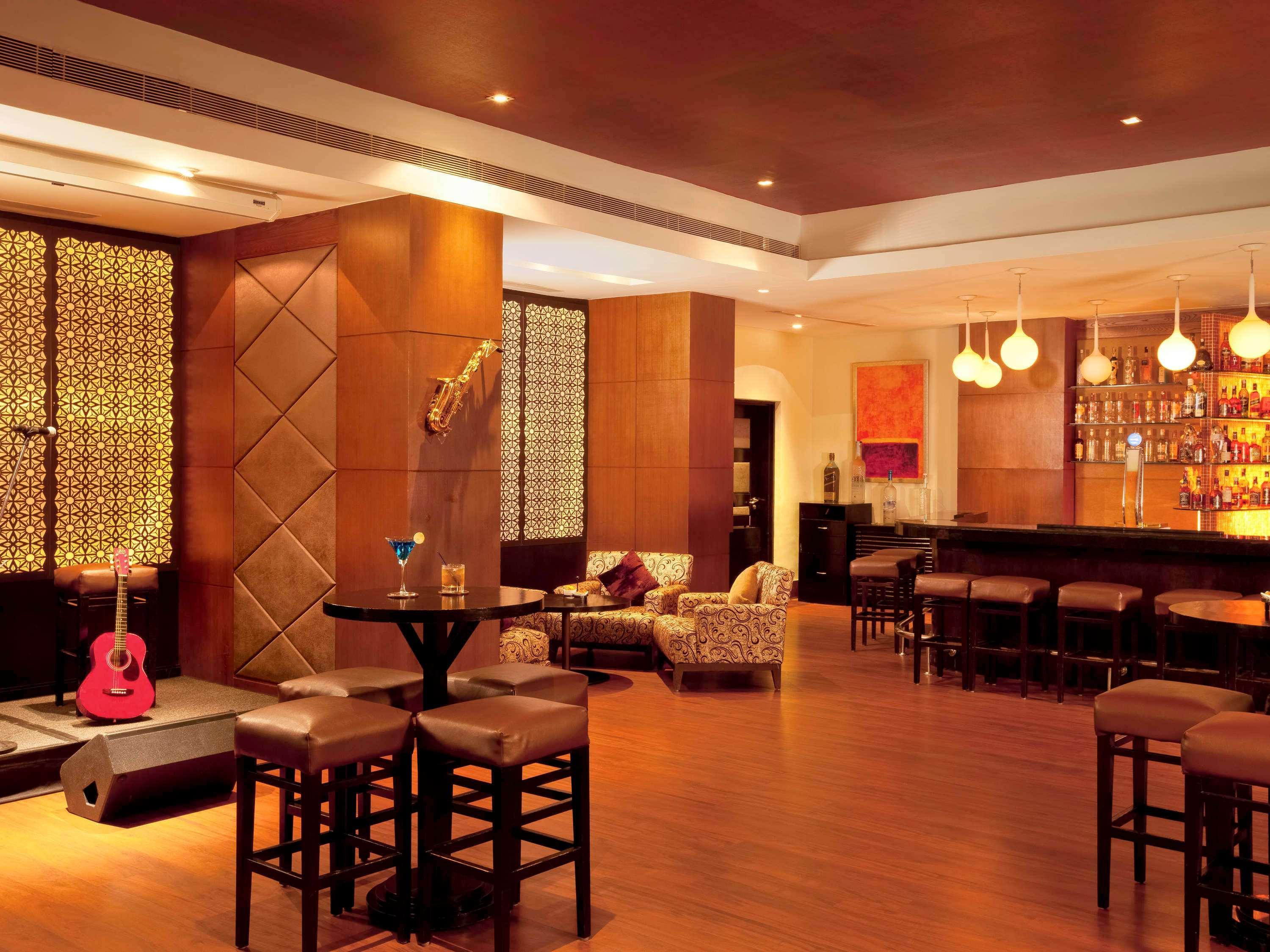 Novotel Hyderabad Convention Centre Экстерьер фото