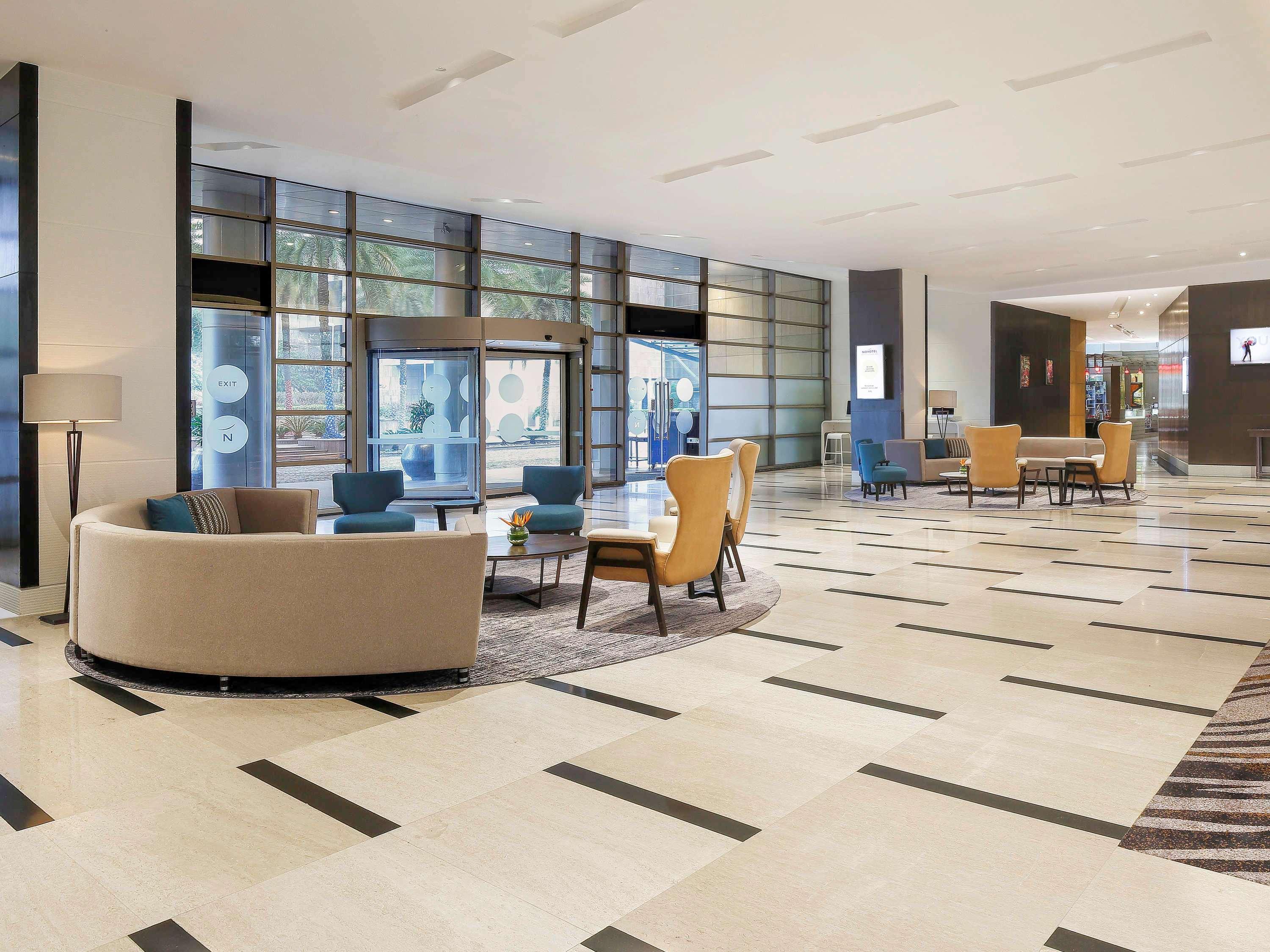 Novotel Hyderabad Convention Centre Экстерьер фото
