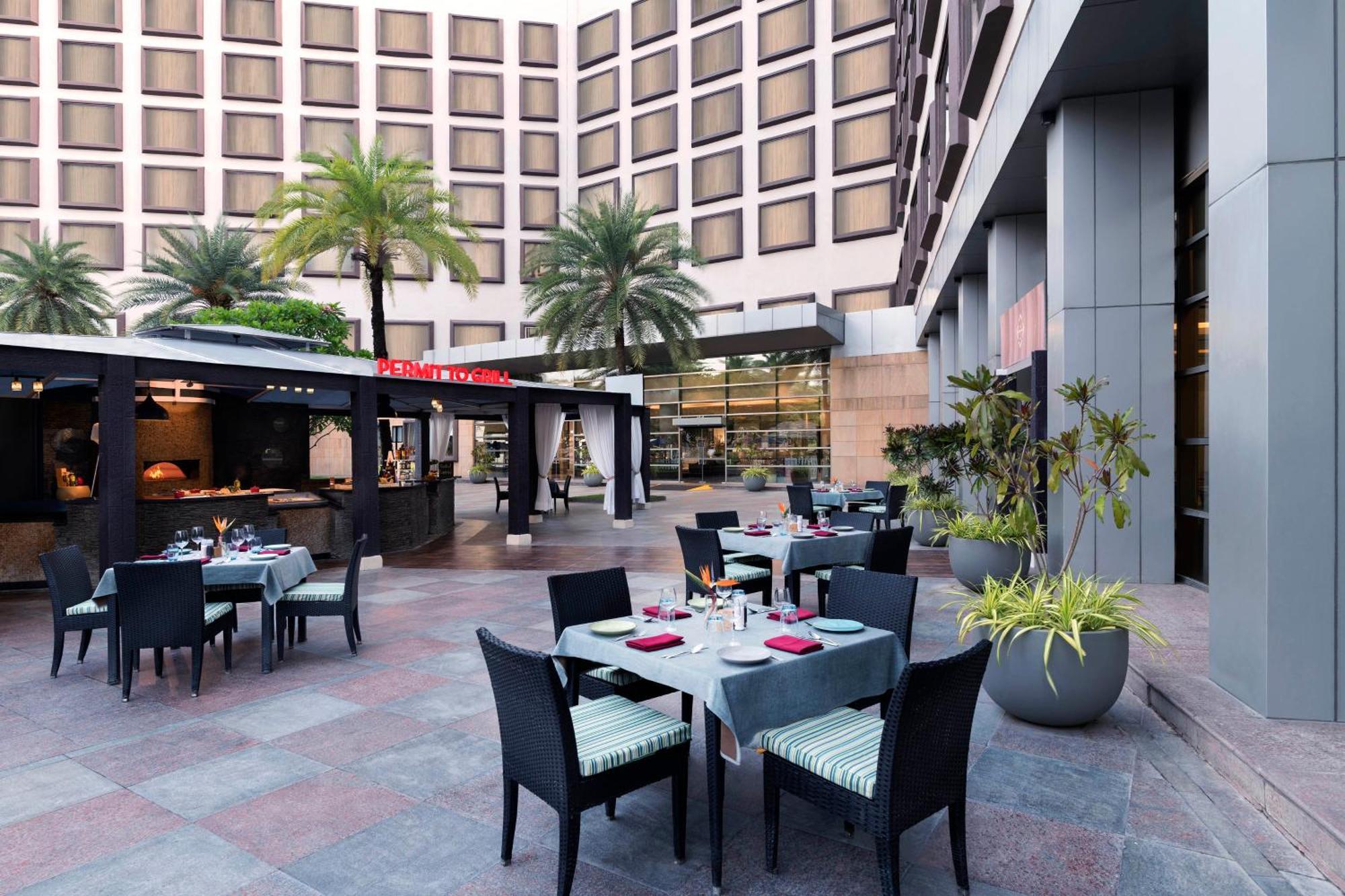 Novotel Hyderabad Convention Centre Экстерьер фото
