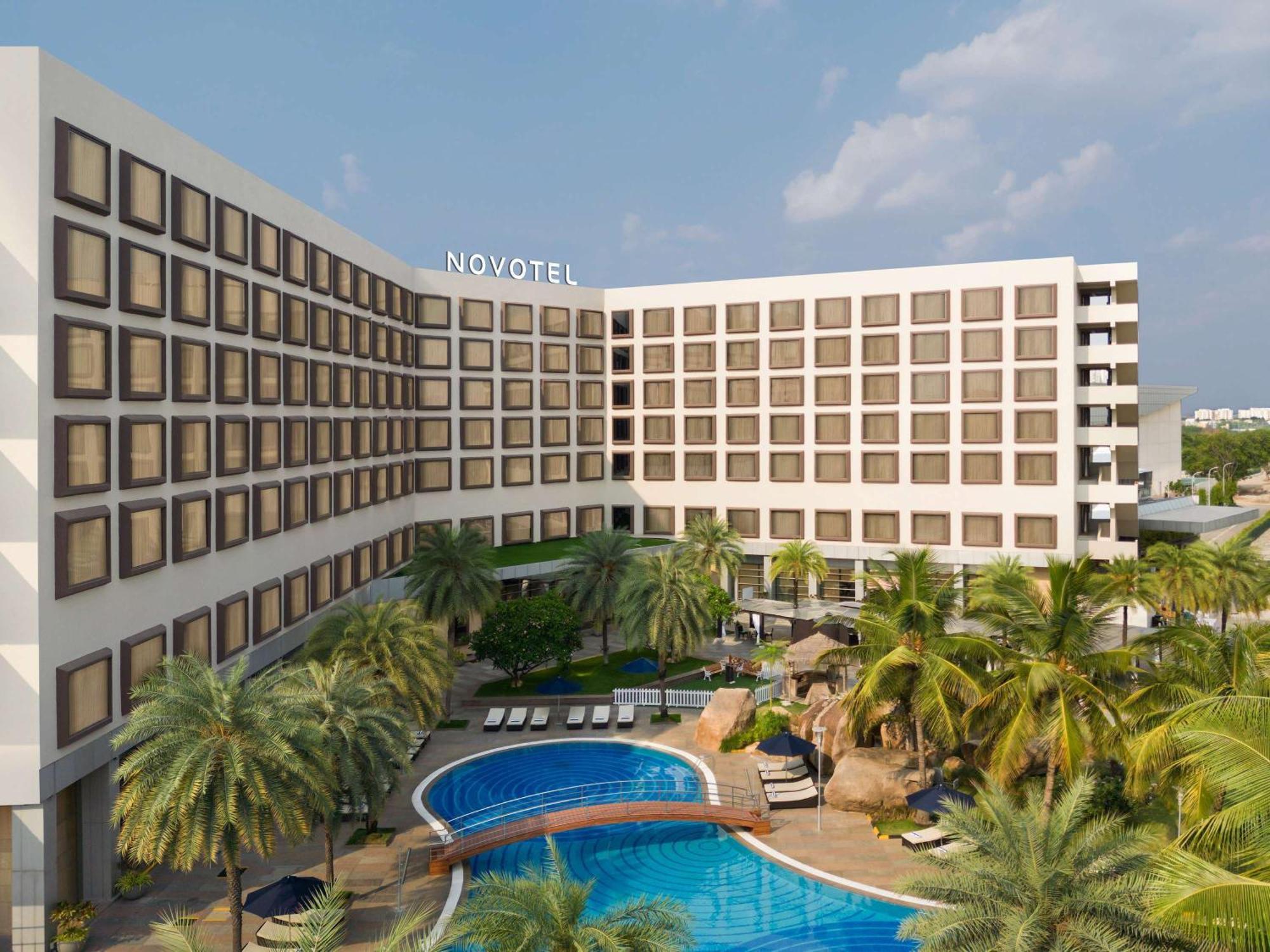Novotel Hyderabad Convention Centre Экстерьер фото