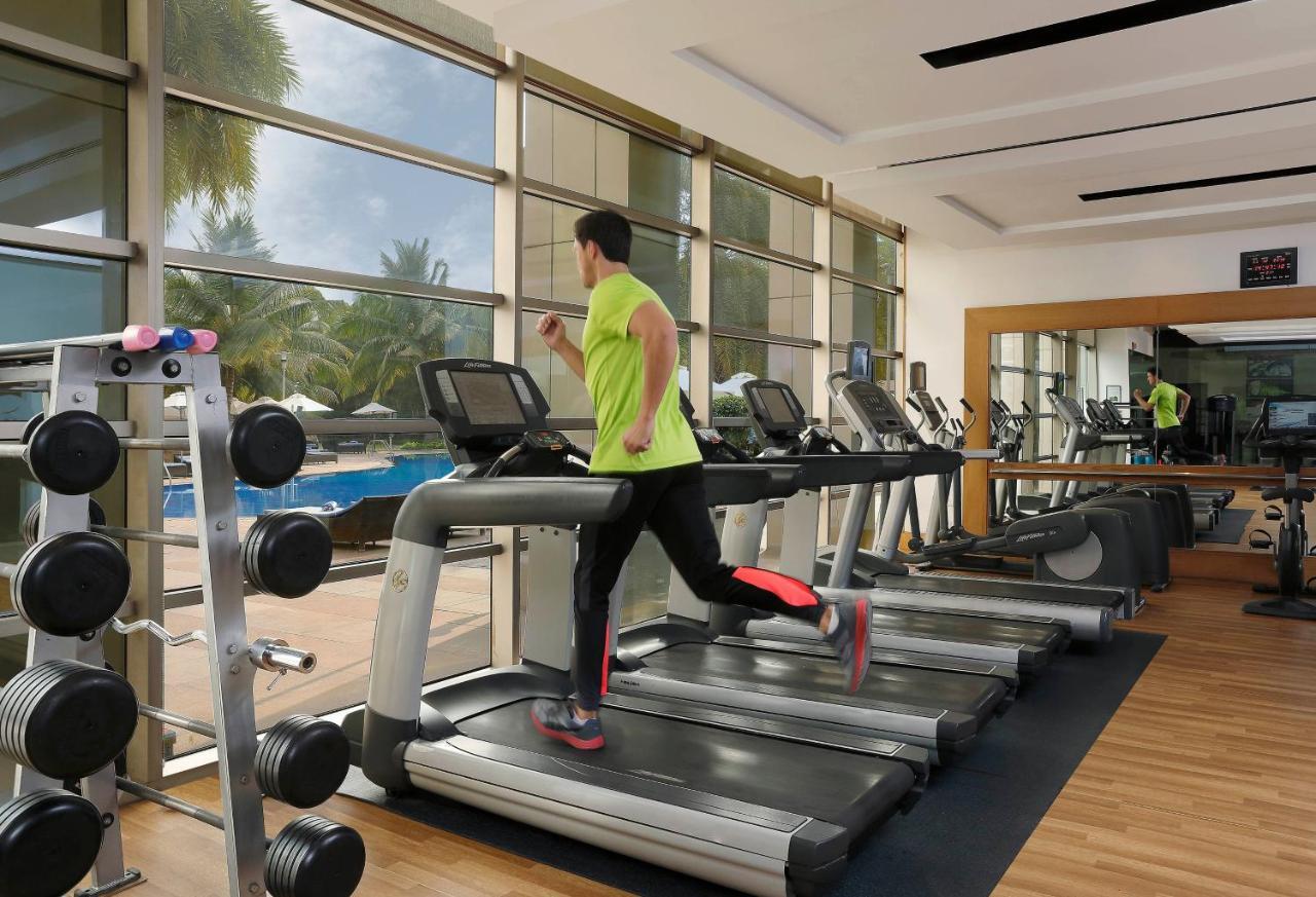 Novotel Hyderabad Convention Centre Экстерьер фото